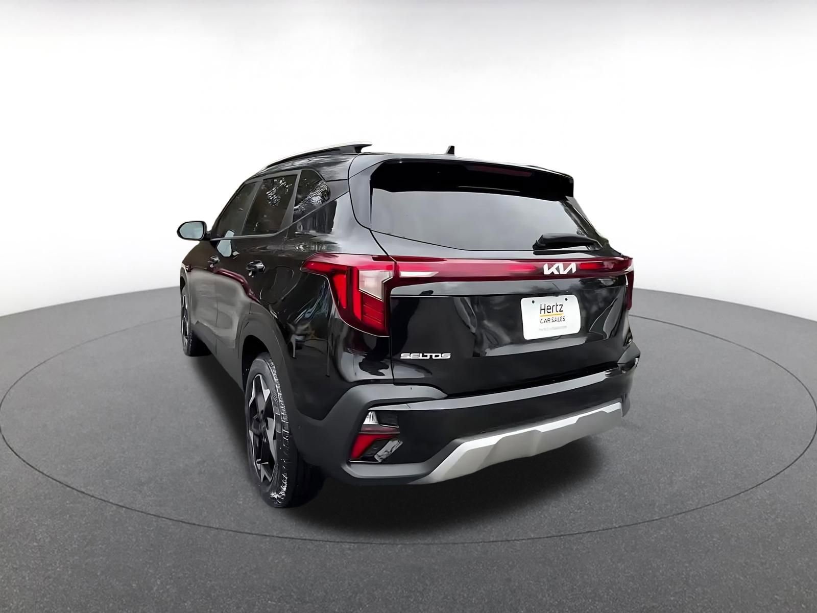 Used 2025 Kia Seltos S image 11