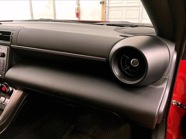 Used 2023 Toyota GR86 Premium w/ ALL Weather Mat Package (TMS) RWD image 15