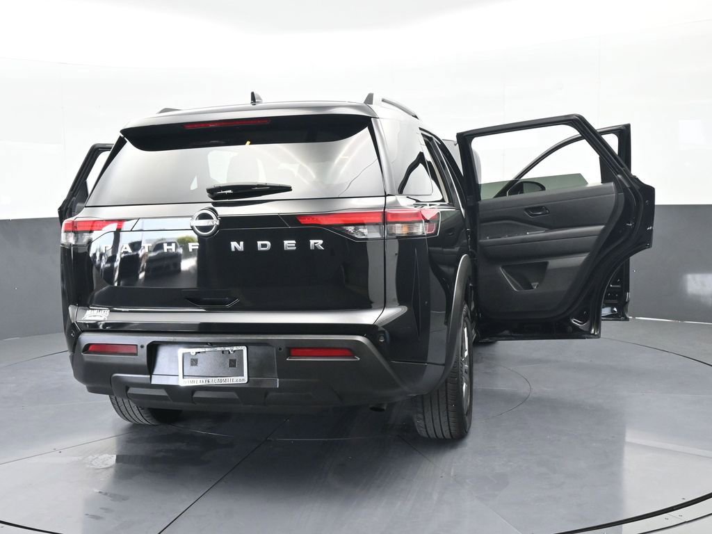 Used 2025 Nissan Pathfinder SV image 77