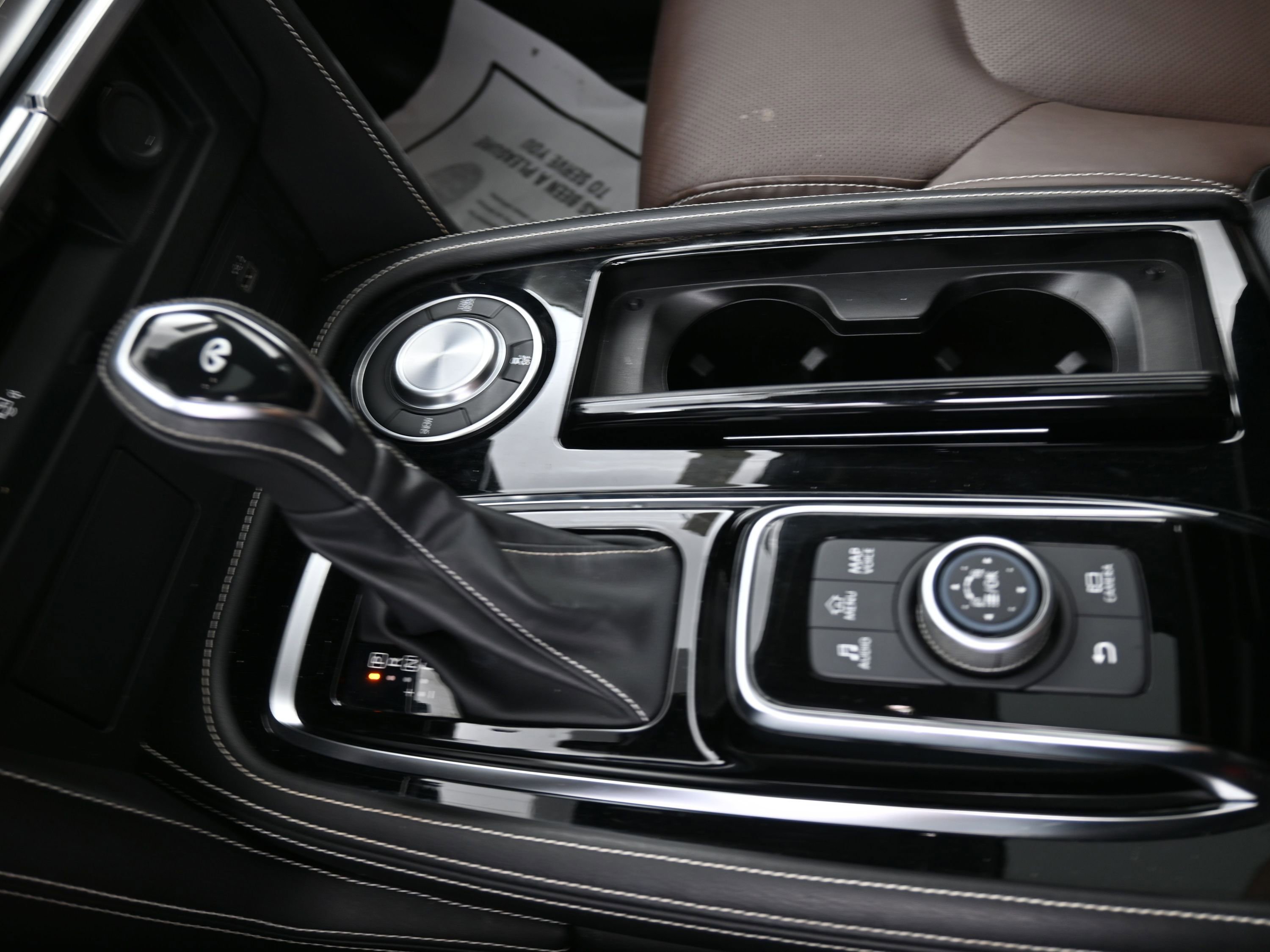 Used 2023 INFINITI QX80 Premium Select w/ All-Season Package image 27