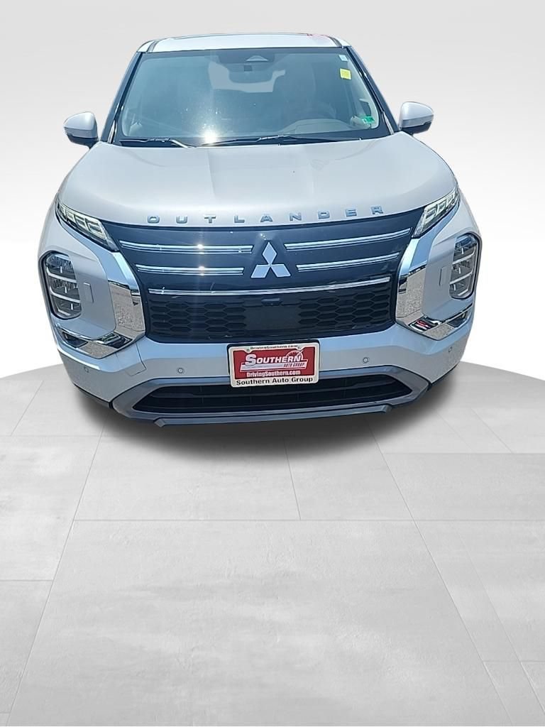 Used 2025 Mitsubishi Outlander SE AWD/4WD image 16