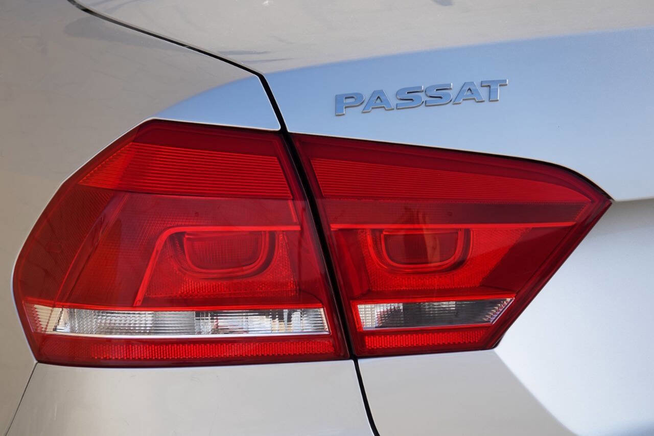 Used 2015 Volkswagen Passat TDI SE FWD image 37