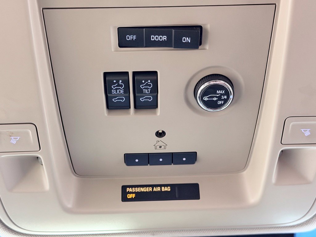 Used 2015 Cadillac Escalade ESV Premium AWD/4WD image 69