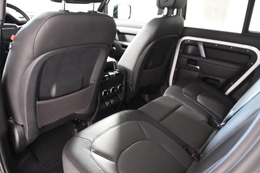 Used 2024 Land Rover Defender 110 X-Dynamic SE image 27