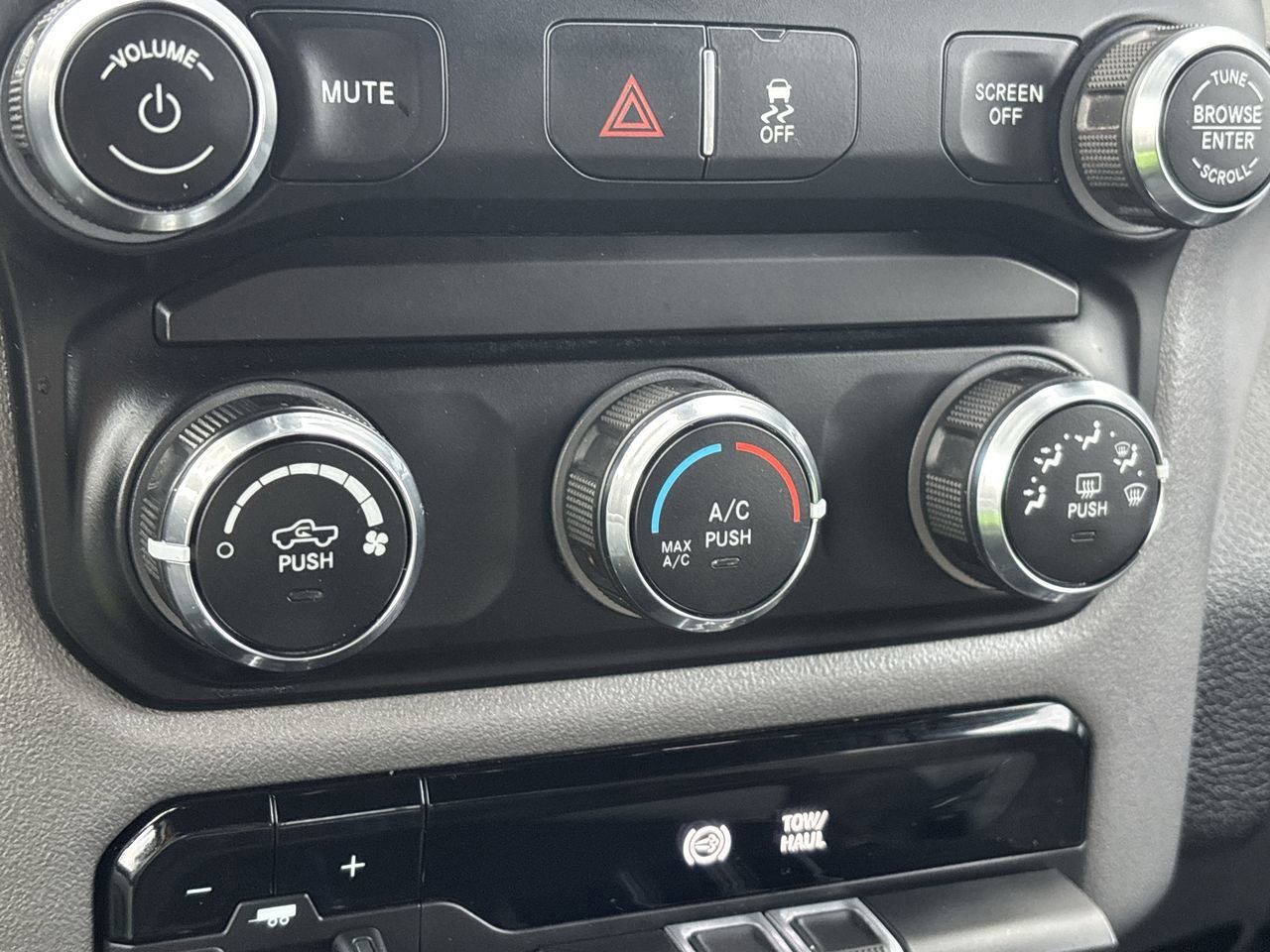 Used 2024 RAM 2500 Big Horn image 16