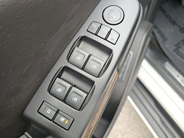 Used 2018 GMC Yukon XL Denali w/ Open Road Package image 15