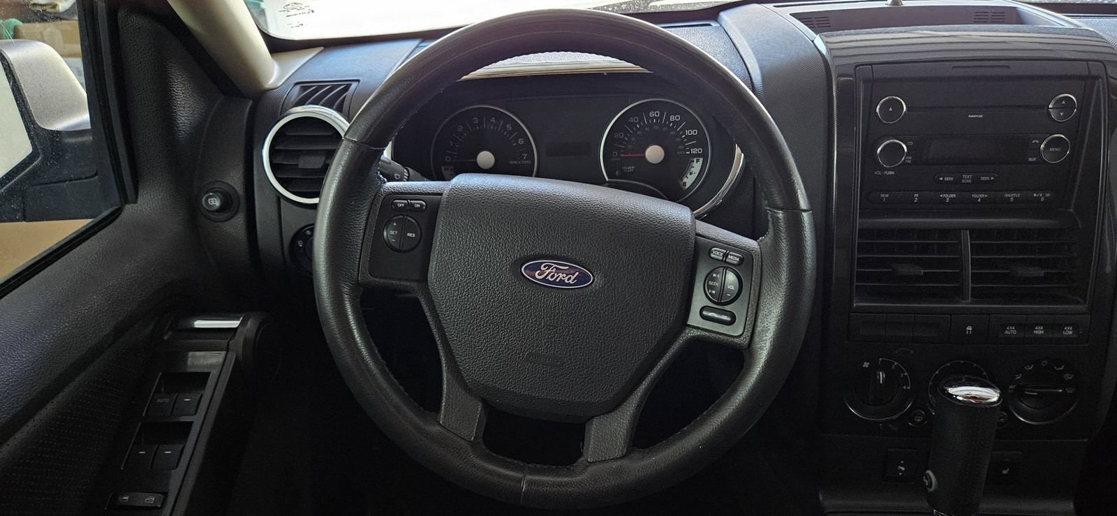 Used 2010 Ford Explorer XLT AWD/4WD image 10