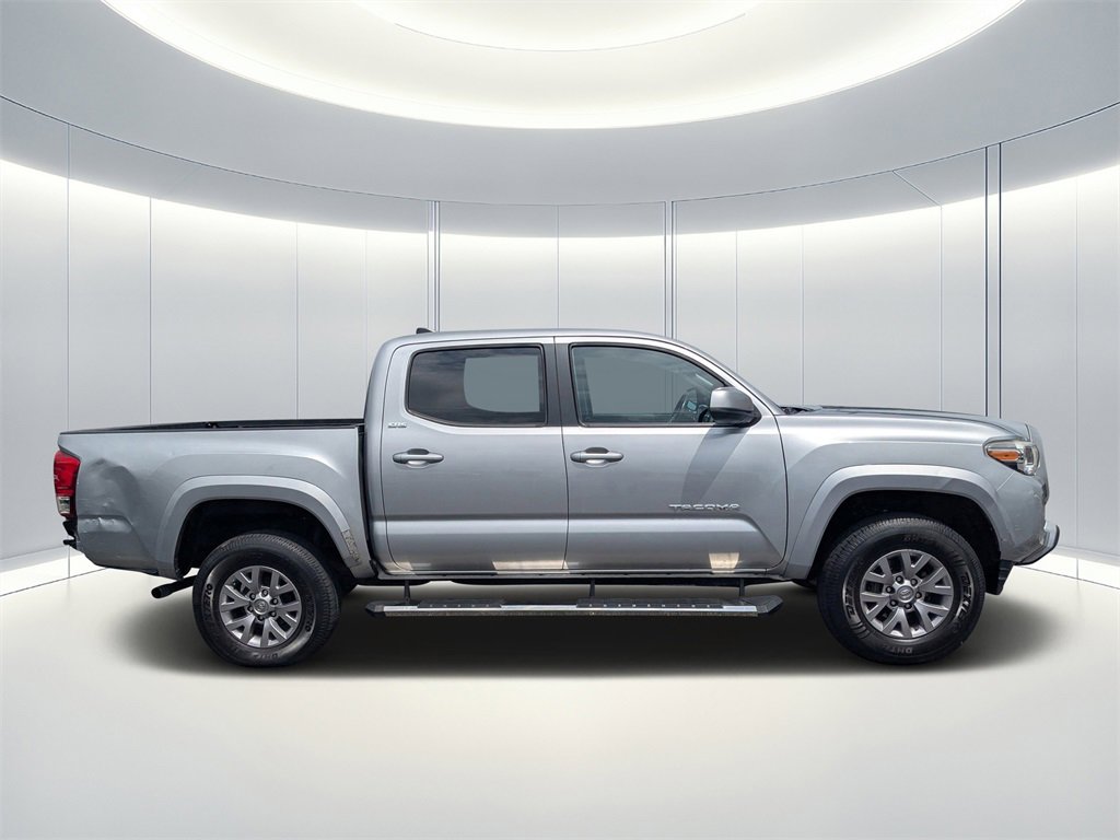 Used 2017 Toyota Tacoma SR5 image 3
