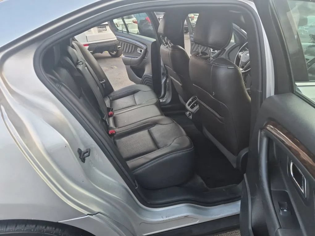 Used 2013 Ford Taurus Limited FWD image 20