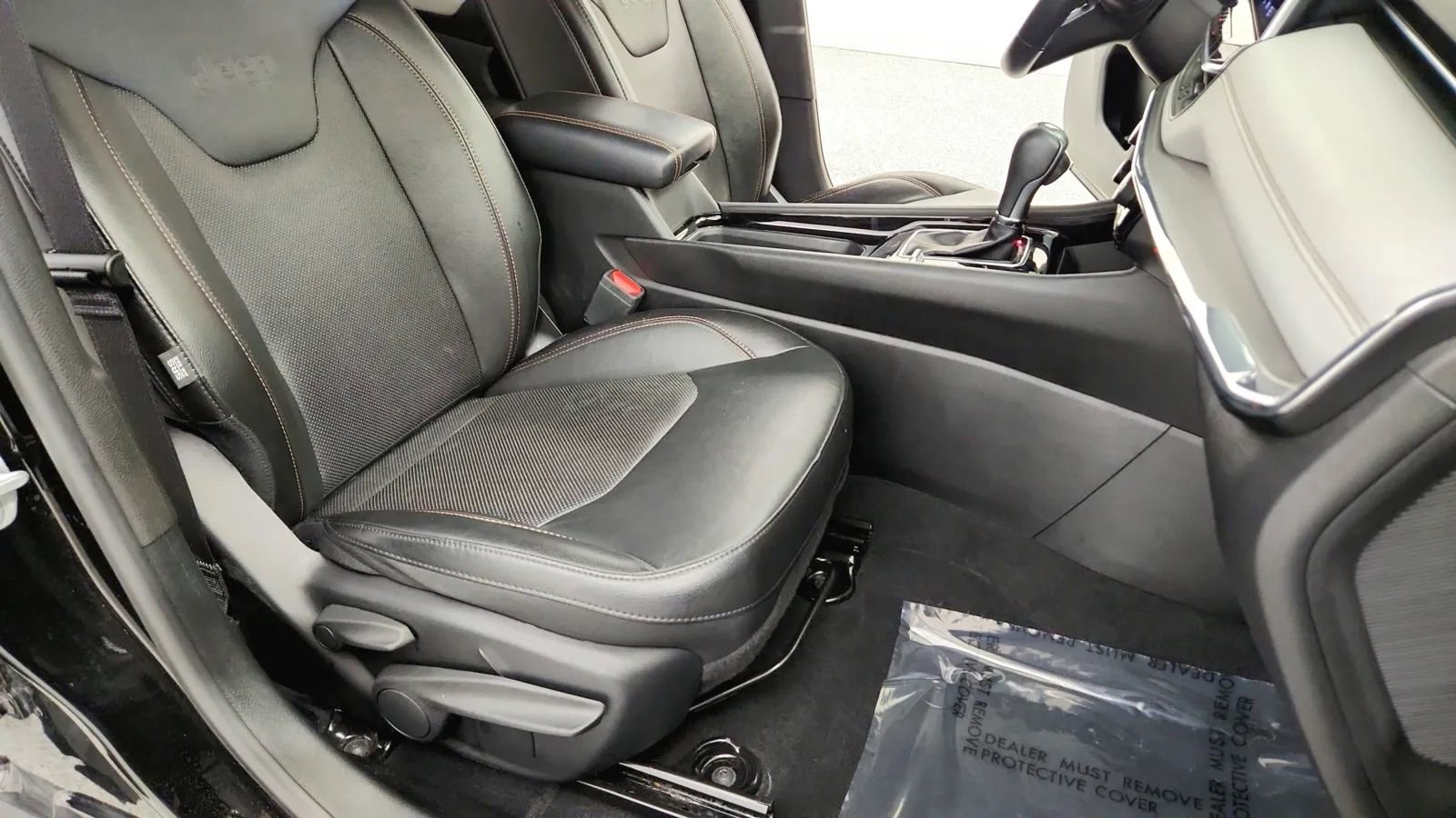 Used 2022 Jeep Compass Limited image 37