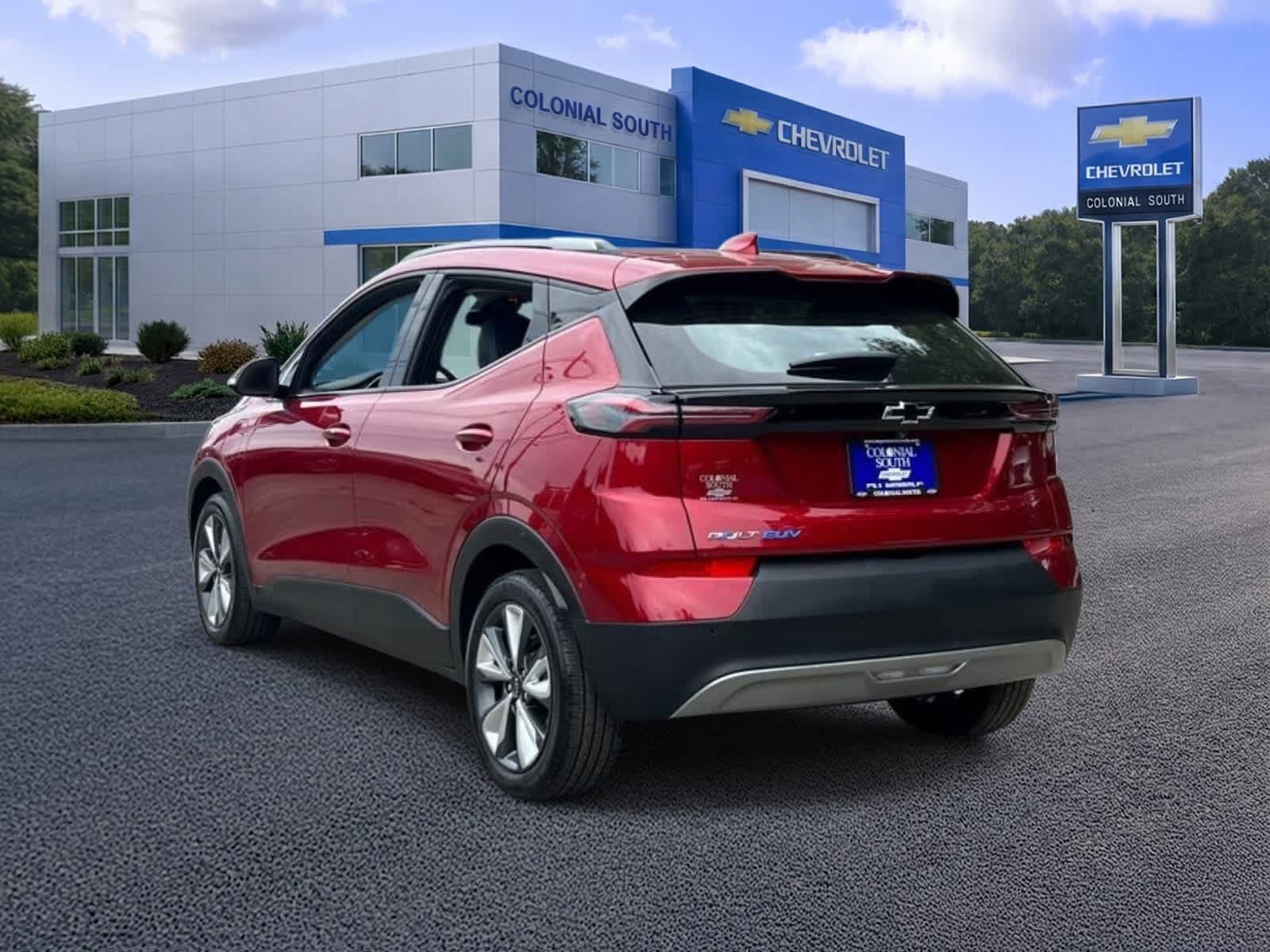 Certified 2023 Chevrolet Bolt EUV LT w/ Convenience Package FWD image 4