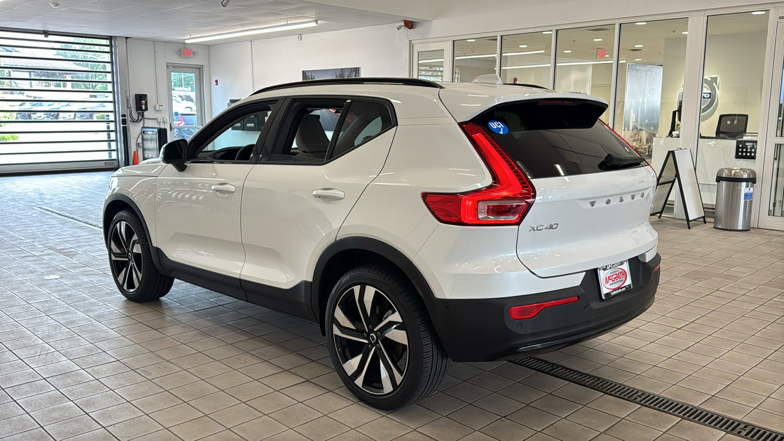 Used 2026 Volvo XC40 B5 Ultra w/ Protection Package Premier AWD/4WD image 7