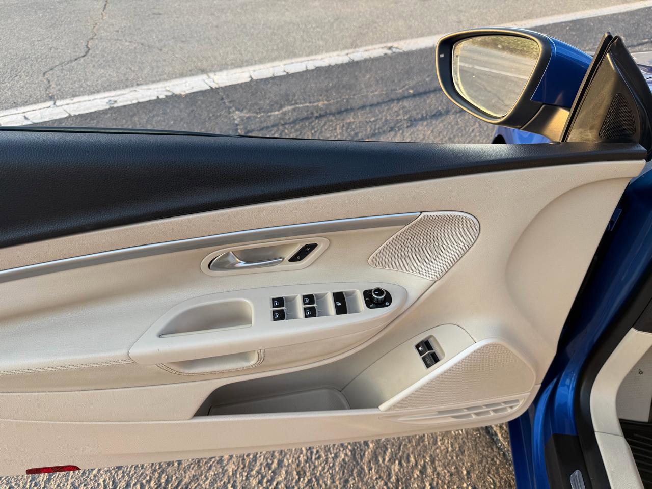 Used 2012 Volkswagen Eos Komfort FWD image 12