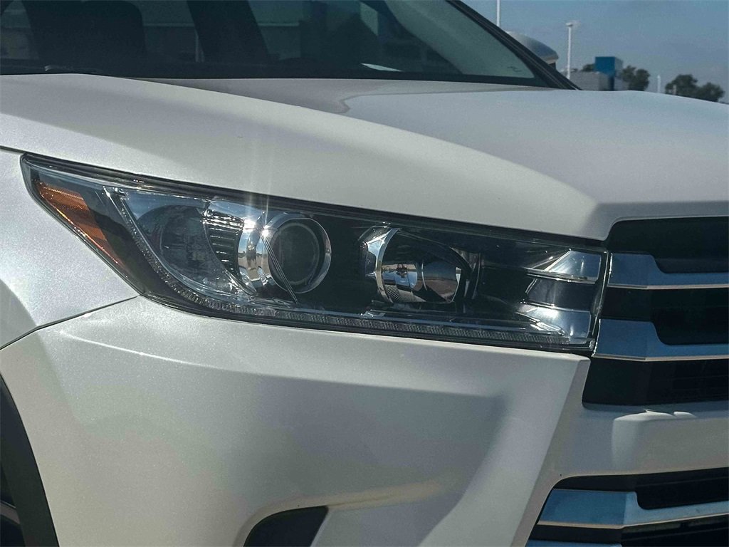 Used 2018 Toyota Highlander Limited Platinum image 10
