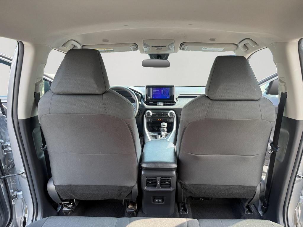 Used 2024 Toyota RAV4 XLE FWD image 29
