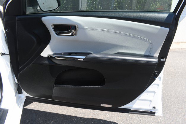 Used 2016 Toyota Avalon XLE Plus FWD image 24
