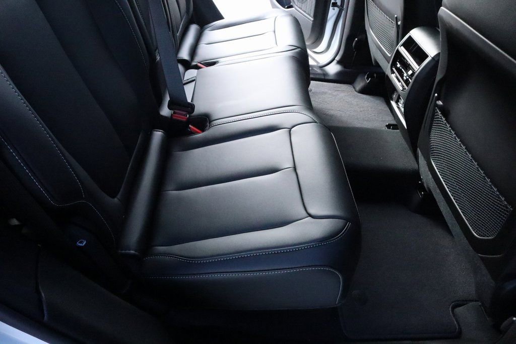 New 2025 Jeep Grand Cherokee Limited image 15