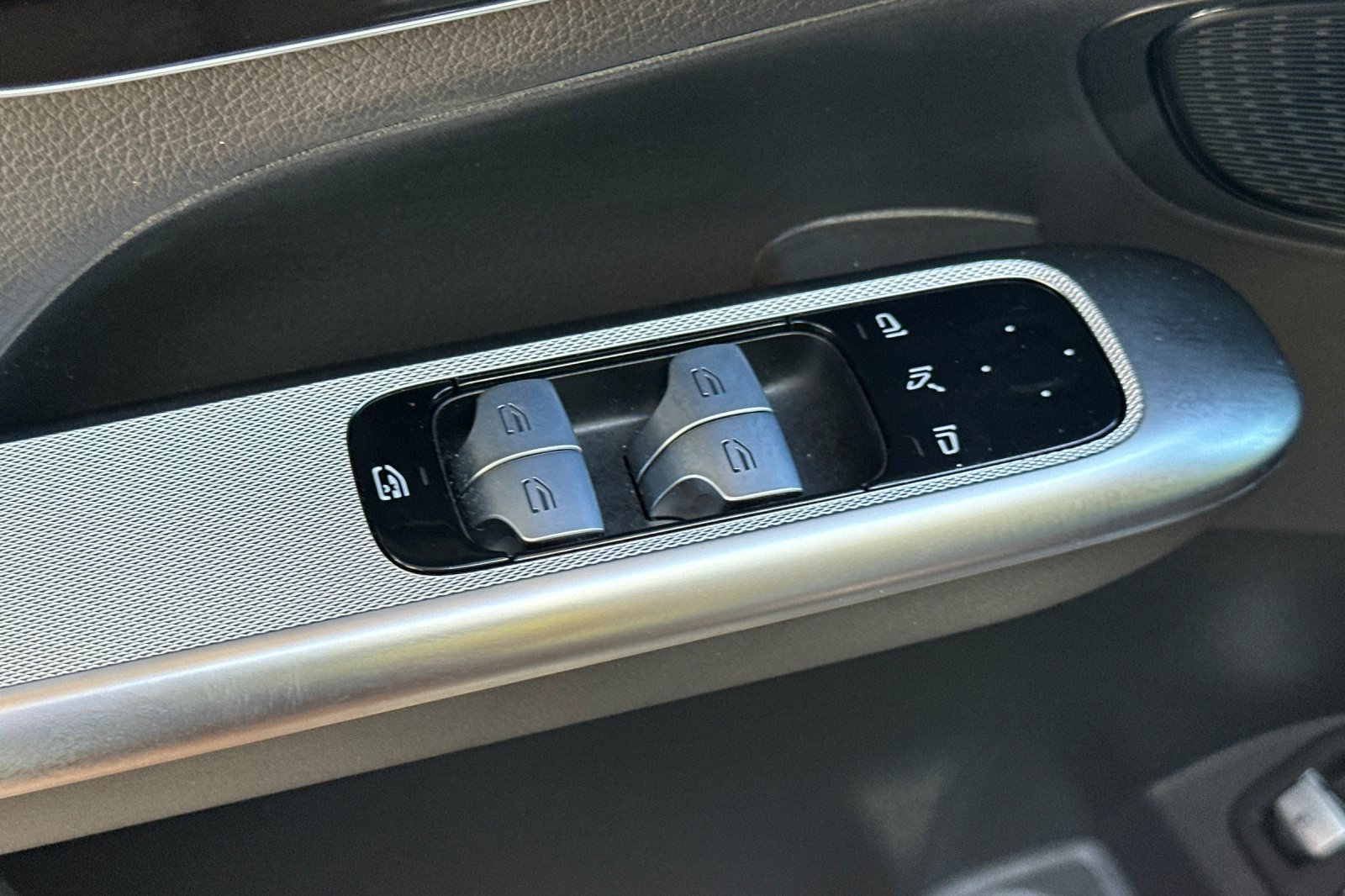 Certified 2025 Mercedes-Benz GLC 350e 4MATIC image 14