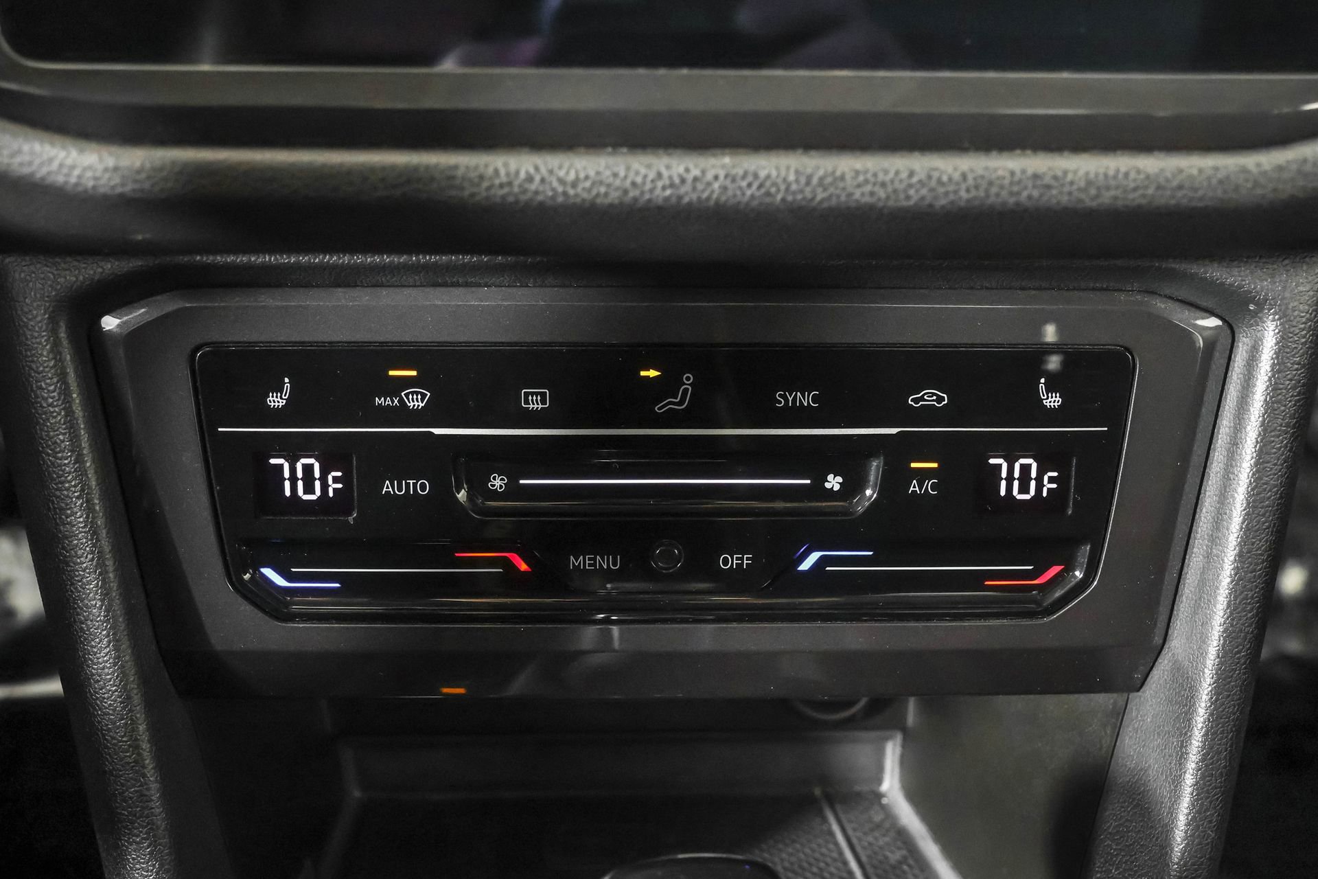 Used 2022 Volkswagen Tiguan SE image 32