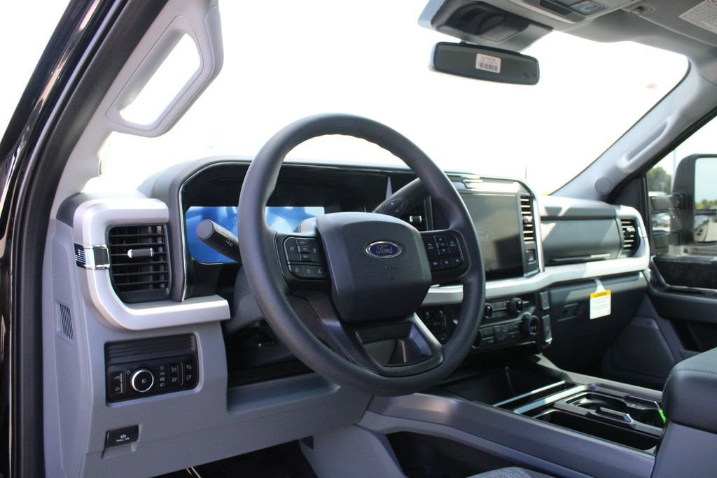 New 2026 Ford F250 XLT w/ XLT Premium Package AWD/4WD image 2