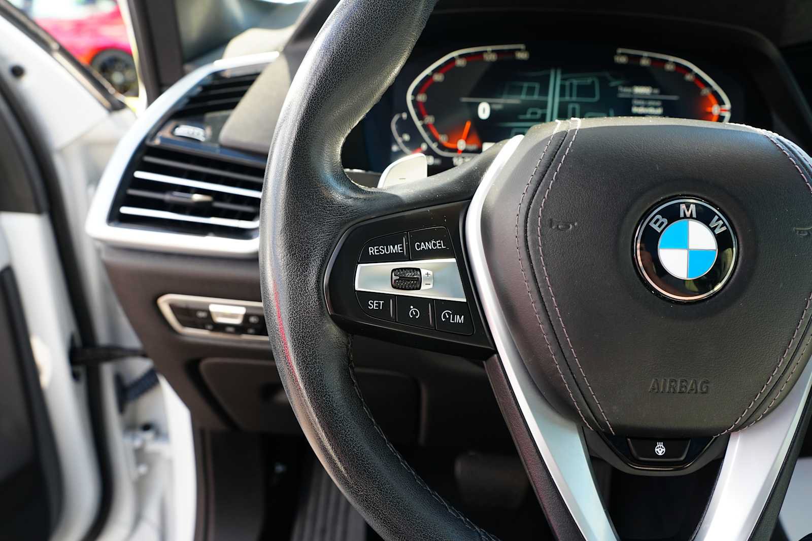 Used 2023 BMW X5 xDrive40i w/ Climate Comfort Package AWD/4WD image 18