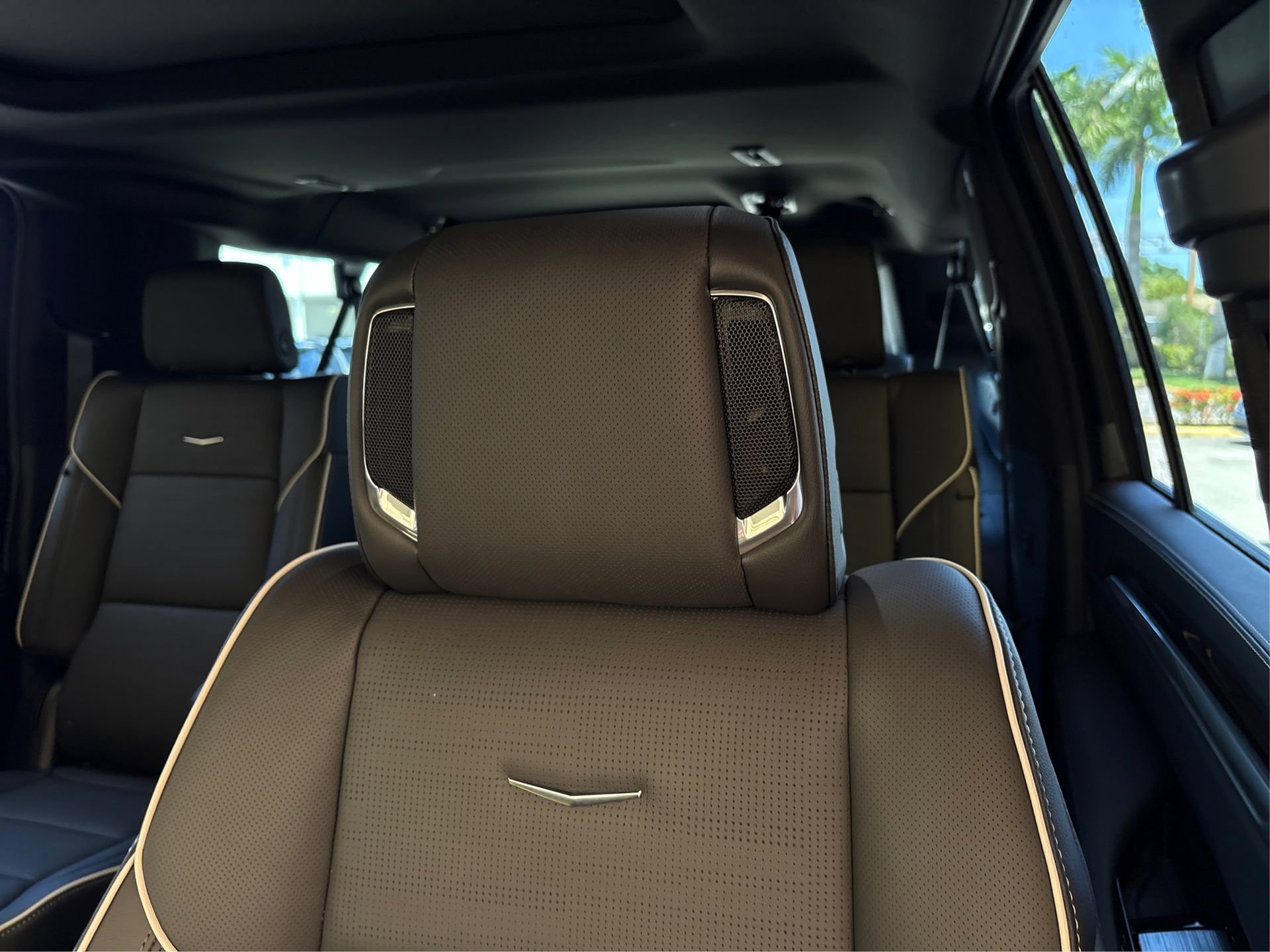 New 2026 Cadillac Escalade ESV Luxury AWD/4WD image 30