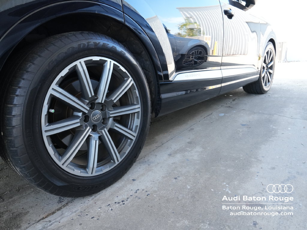 Used 2017 Audi Q7 3.0T Prestige w/ Prestige Package AWD/4WD image 3