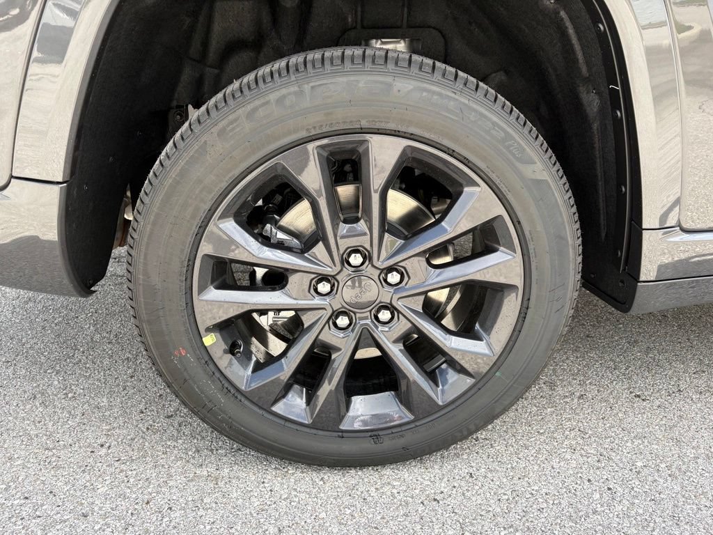 New 2026 Jeep Grand Cherokee L Limited AWD/4WD image 12