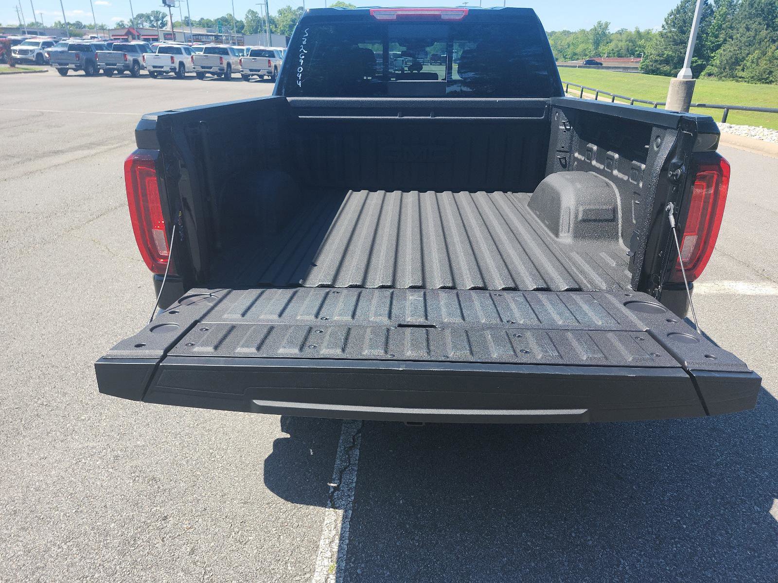 Certified 2025 GMC Sierra 1500 SLT w/ SLT Premium Plus Package AWD/4WD image 6