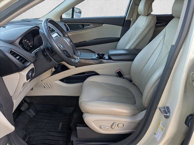 Used 2016 Lincoln MKX Reserve w/ Cargo Utility Package FWD image 14