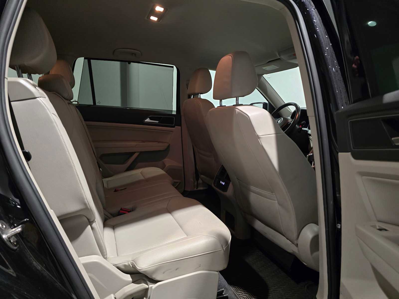 Used 2018 Volkswagen Atlas SE image 16