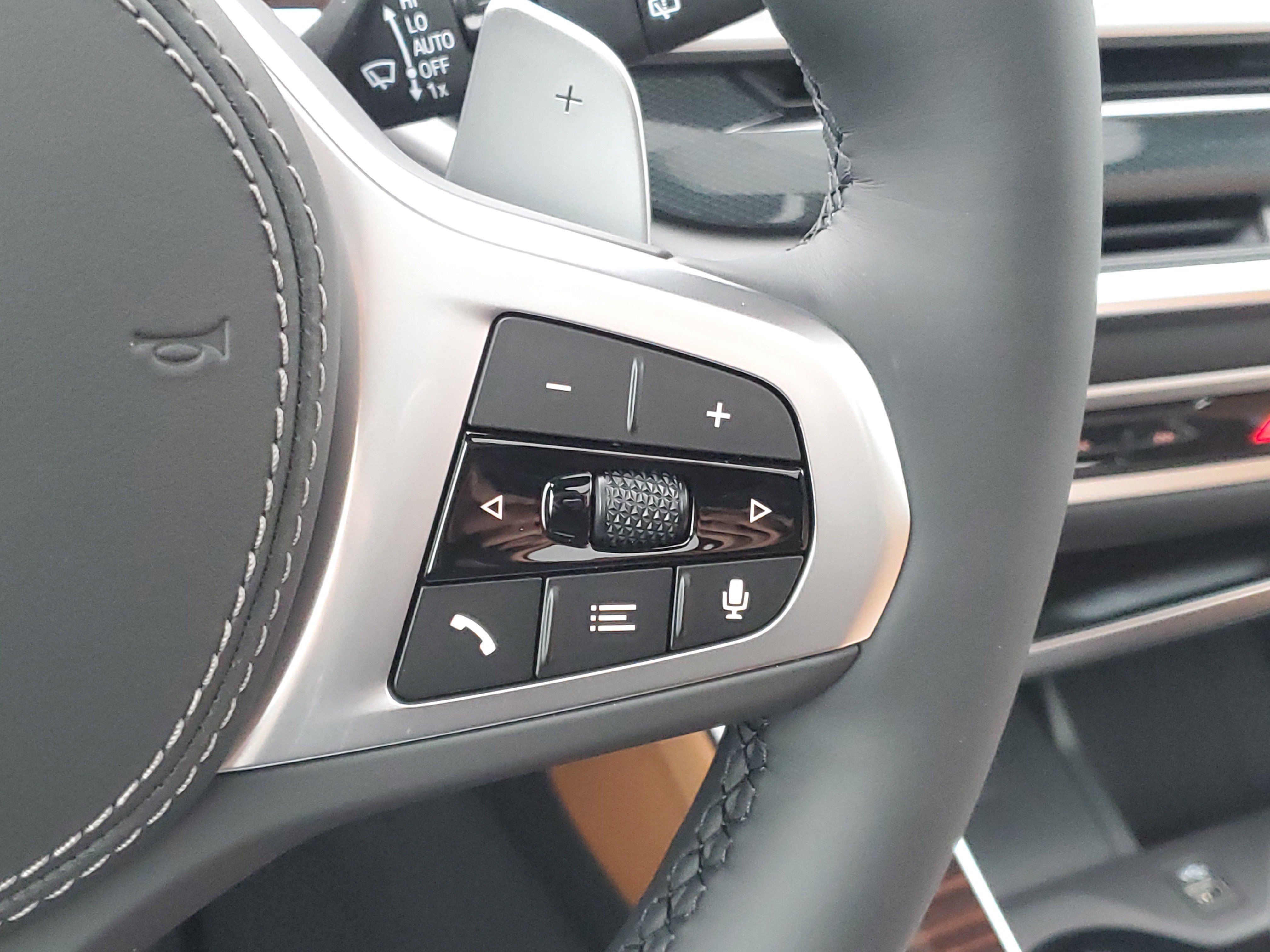 New 2026 BMW X5 xDrive40i w/ M Sport Package image 13