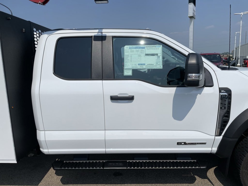 New 2025 Ford F550 4x4 SuperCab Super Duty image 35