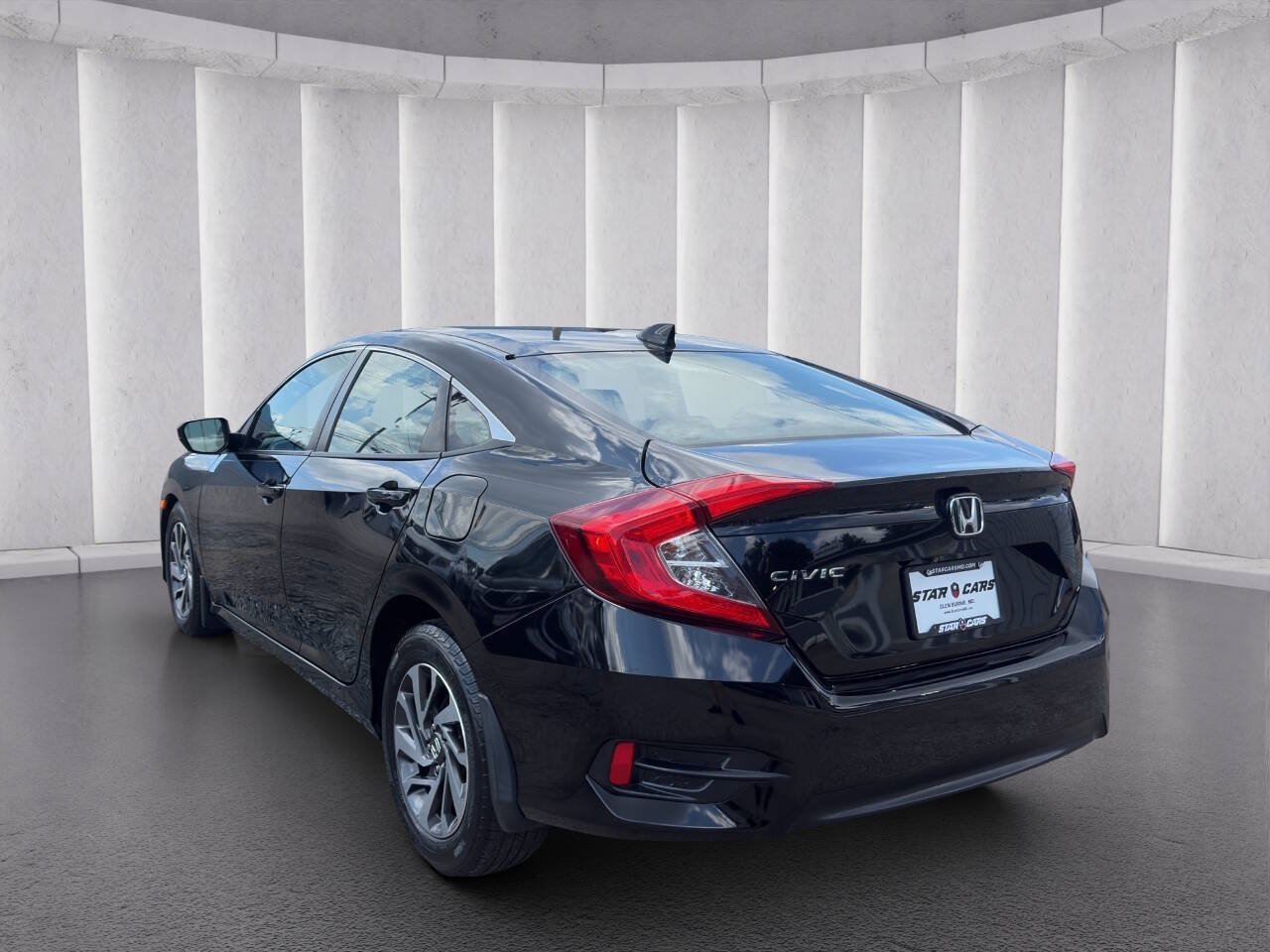 Used 2018 Honda Civic EX image 3