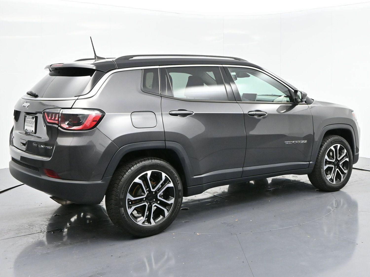 Used 2022 Jeep Compass Limited image 7