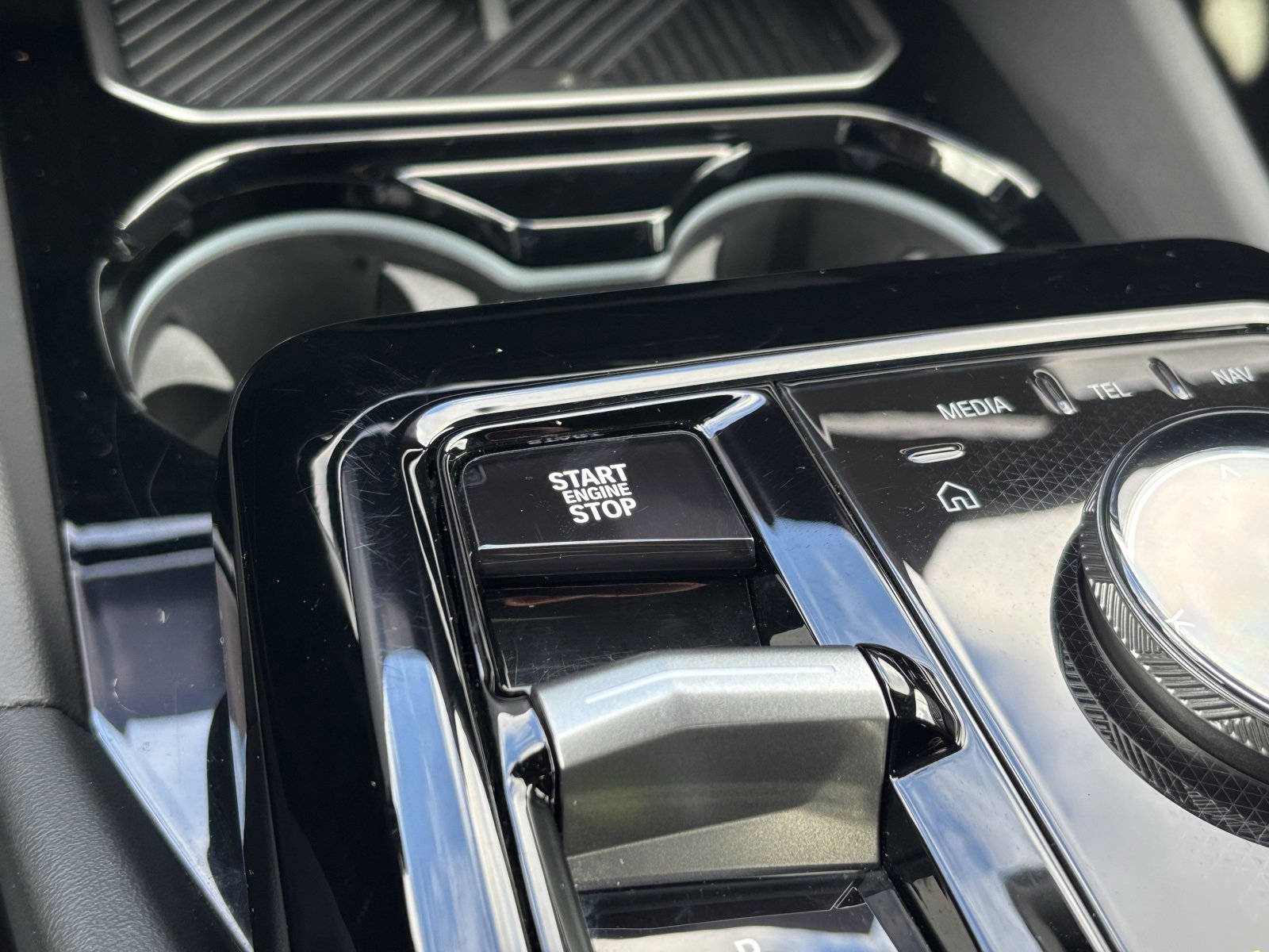 Used 2025 BMW 530i xDrive image 26