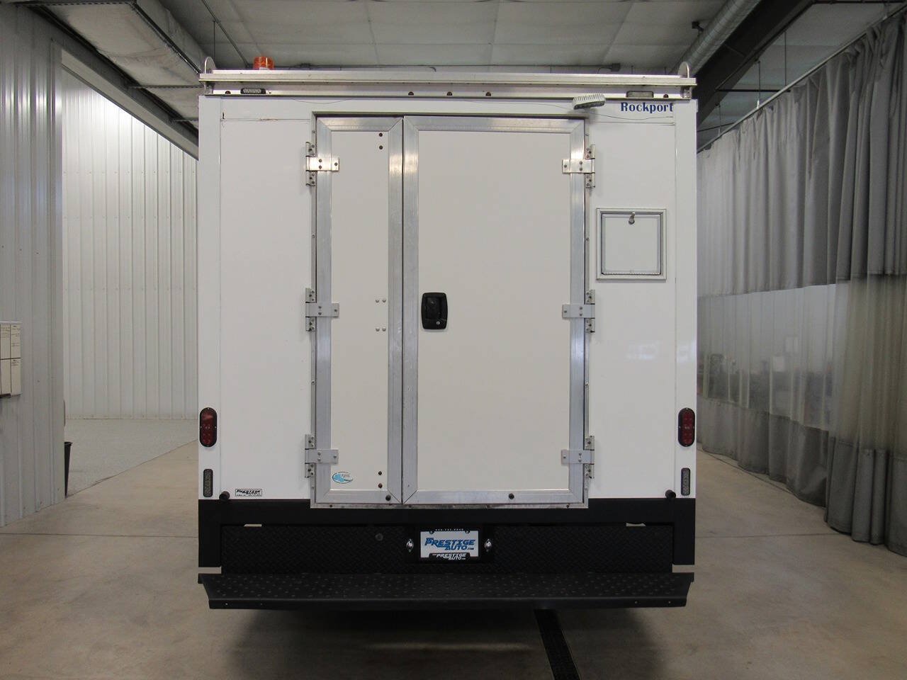 Used 2019 Ford E-450 and Econoline 450 Super Duty w/ Power Windows & Locks Group RWD image 10