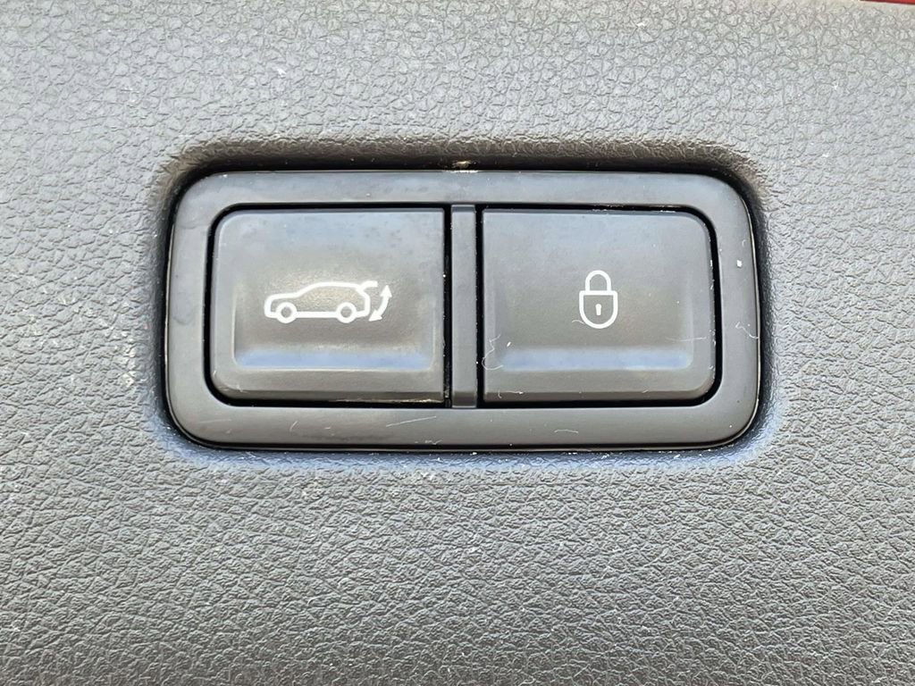 Used 2025 Genesis GV70 2.5T AWD/4WD image 9