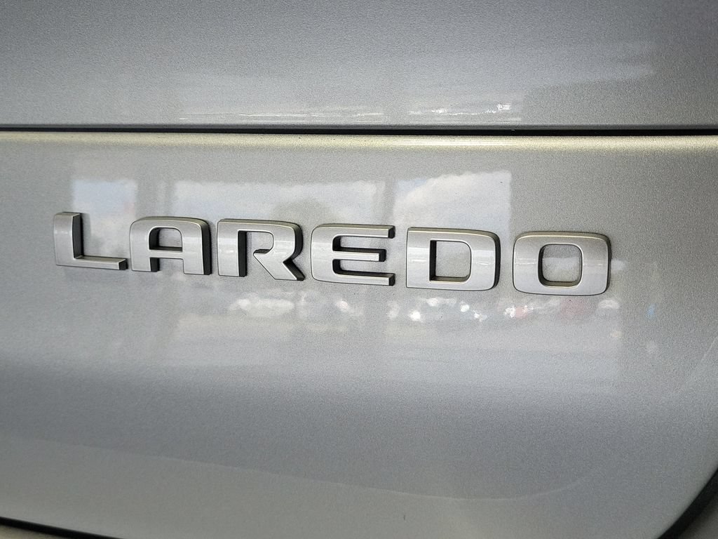 Used 2025 Jeep Grand Cherokee L Laredo w/ Luxury Tech Group I AWD/4WD image 7