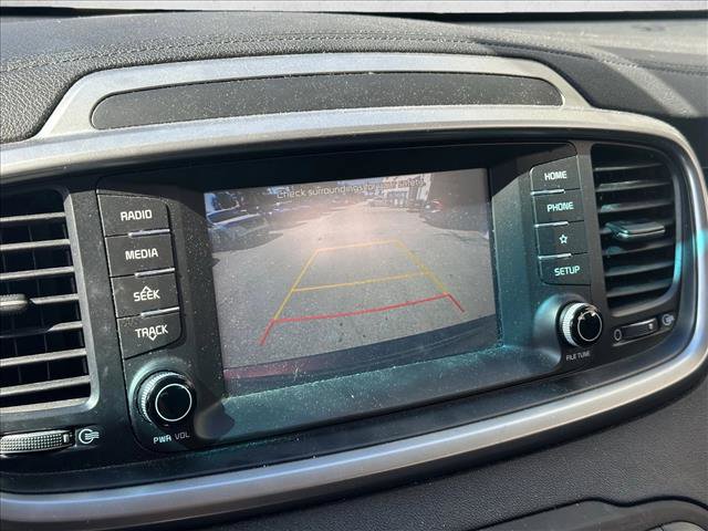 Used 2020 Kia Sorento LX image 12
