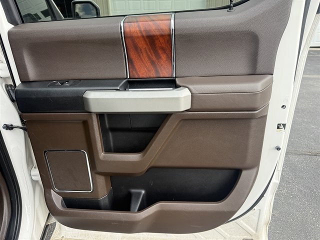Used 2016 Ford F150 King Ranch w/ Equipment Group 601A Luxury AWD/4WD image 43