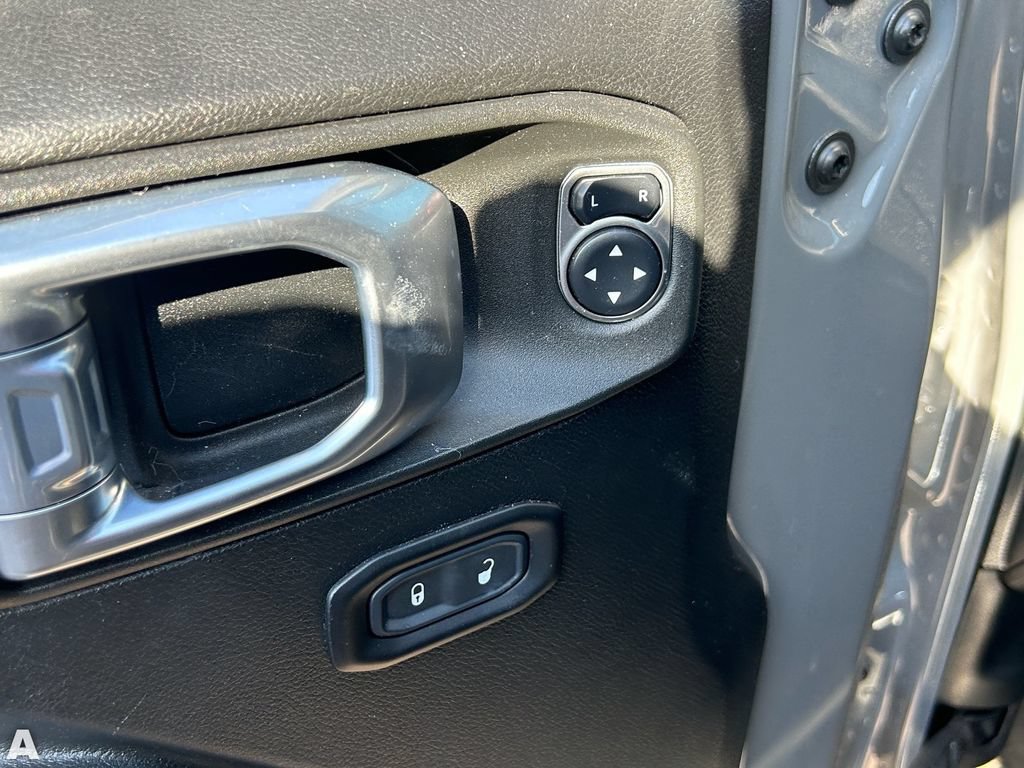 Used 2021 Jeep Gladiator Mojave AWD/4WD image 7