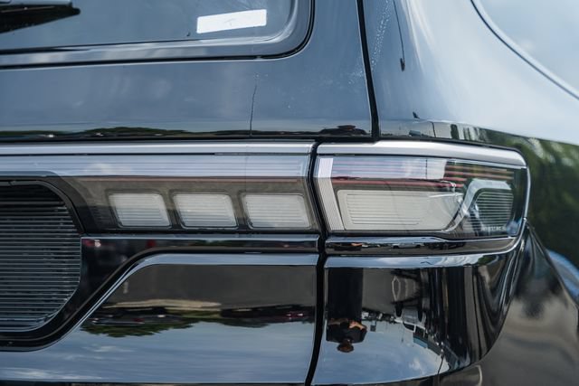 New 2026 Jeep Grand Wagoneer Summit AWD/4WD image 8