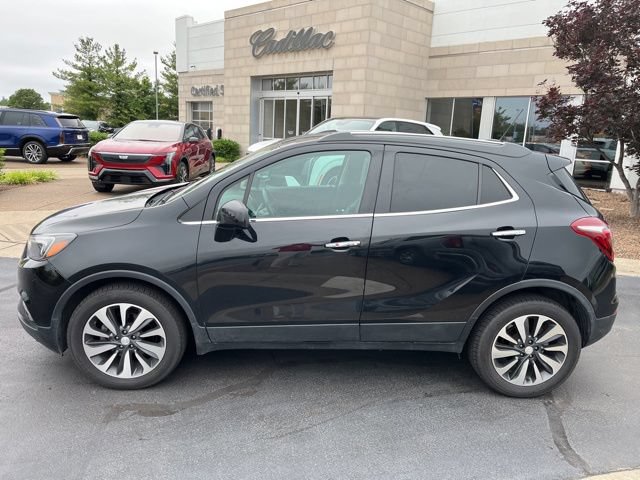 Used 2021 Buick Encore Preferred FWD image 2