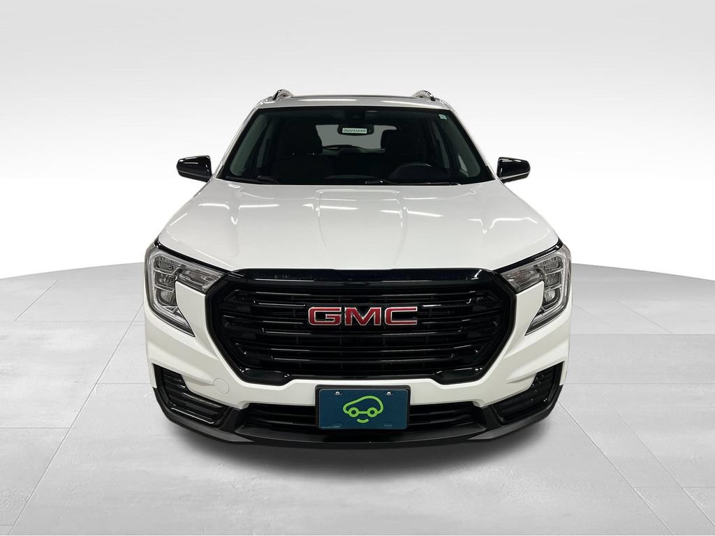 Certified 2024 GMC Terrain SLE w/ Driver Convenience Package AWD/4WD image 4