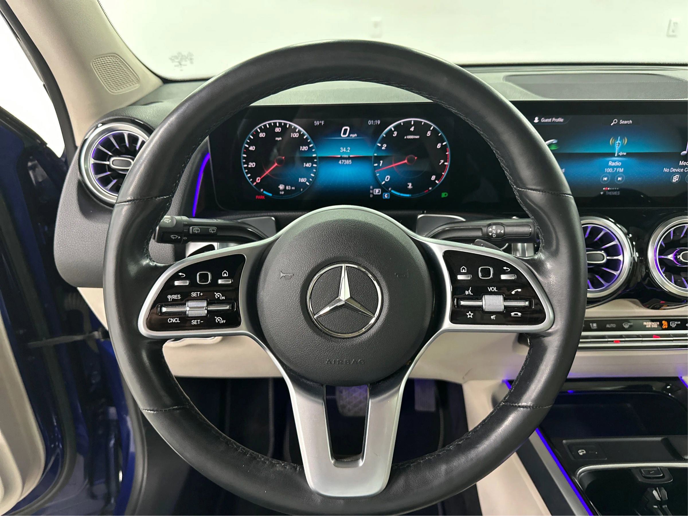 Used 2022 Mercedes-Benz GLB 250 4MATIC w/ Premium Package Lite image 17