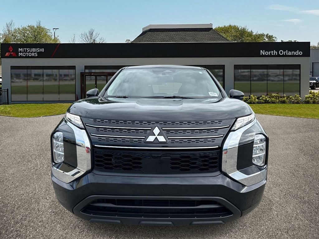 Used 2023 Mitsubishi Outlander ES FWD image 8