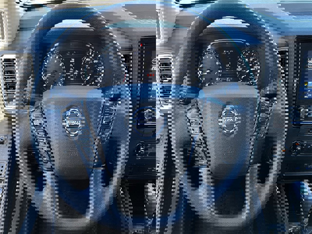 Used 2023 Nissan Frontier SV image 11