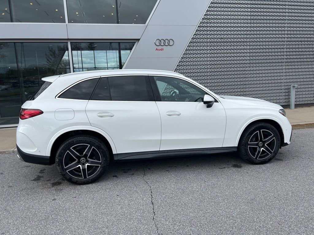 Used 2025 Mercedes-Benz GLC 300 4MATIC image 17
