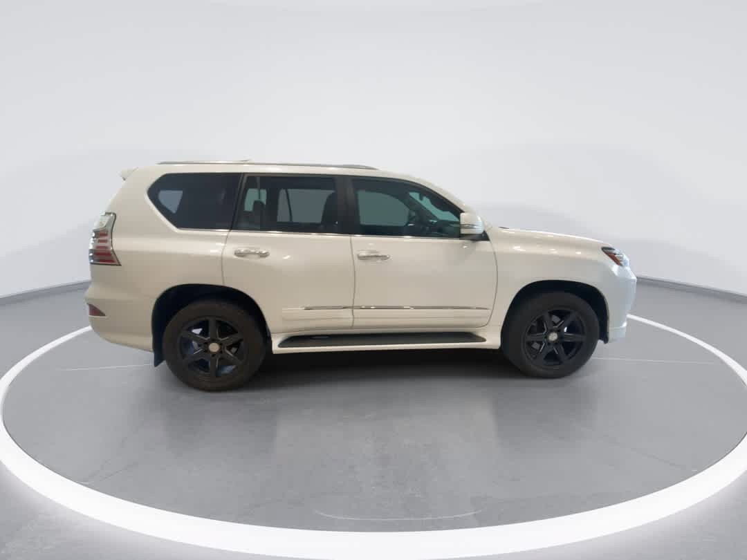 Used 2016 Lexus GX 460 w/ Premium Package AWD/4WD image 9